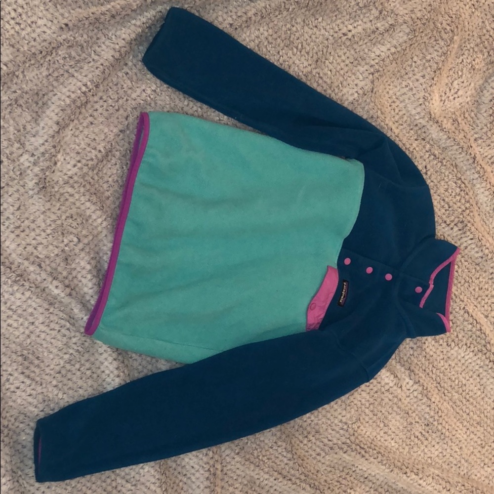 Patagonia woman’s light weight pullover